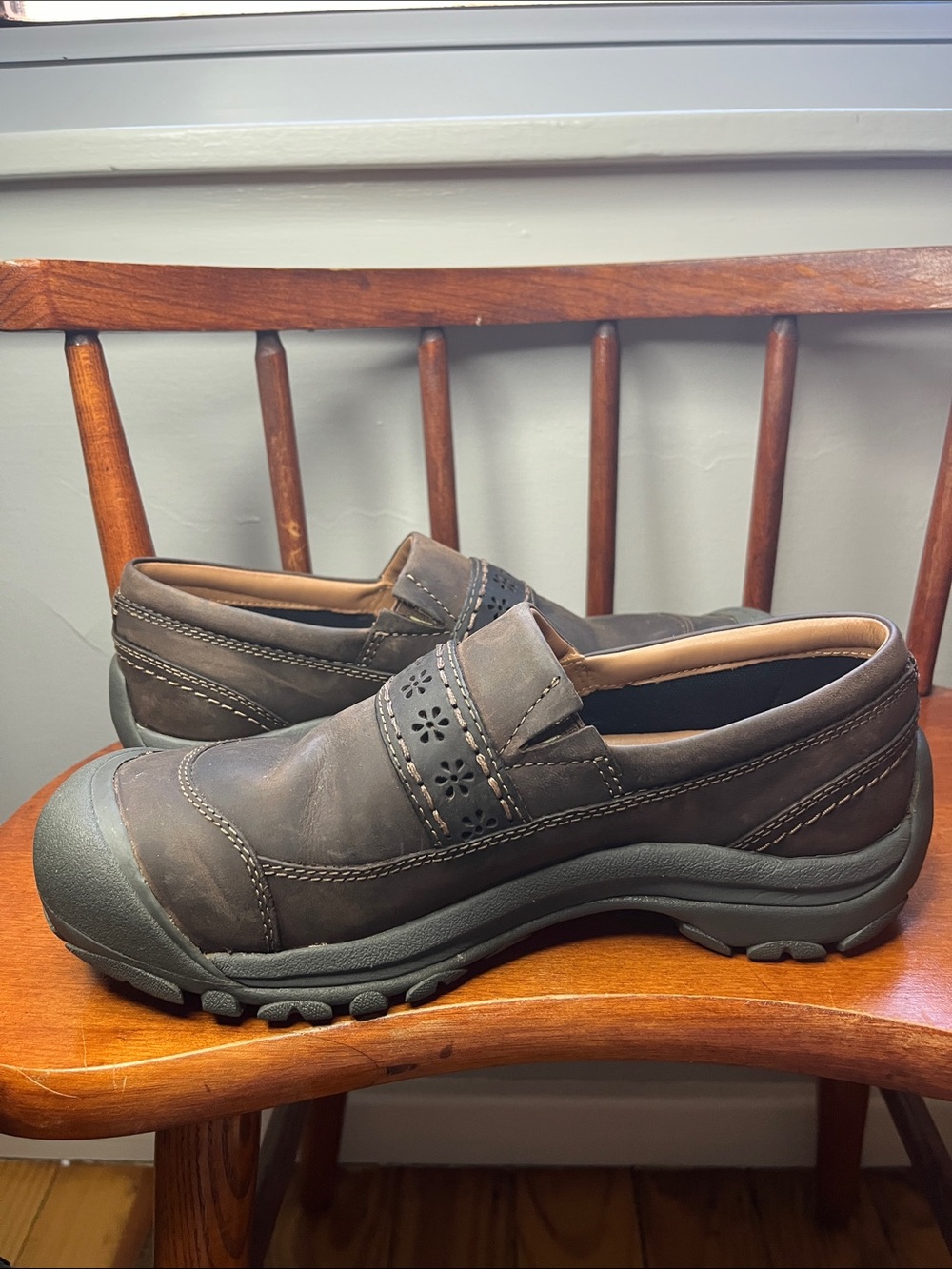 KEEN Women’s Kaci II Slip On Shoes Dark Brown Leather Comfort Loafers Size 9 EUC - Picture 8 of 11